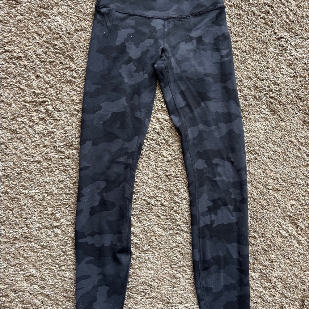 Women’s Lululemon Black Camouflage Leggings
